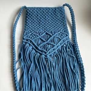 TWIG&ARROW- Macrame Crochet Crossbody Bag in Blue